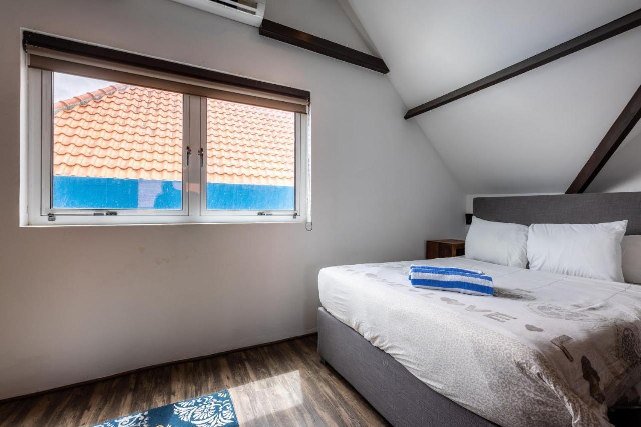 Blue Marlin Handelskade Apartments Willemstad Exterior photo
